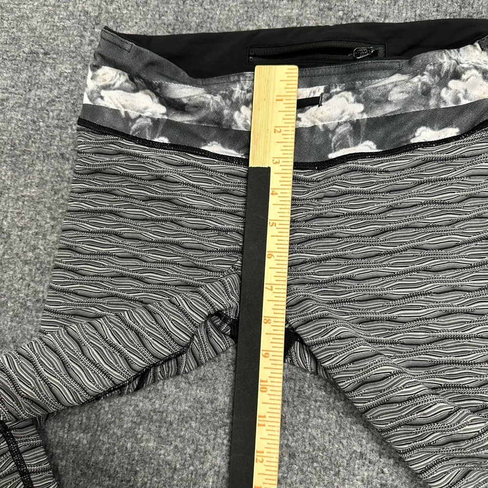 Lululemon Leggings Womens Size 8 Gray Textured Wave Crop Floral Waist Athletic